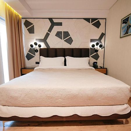 קורצ'ה Richmond Hotel מראה חיצוני תמונה