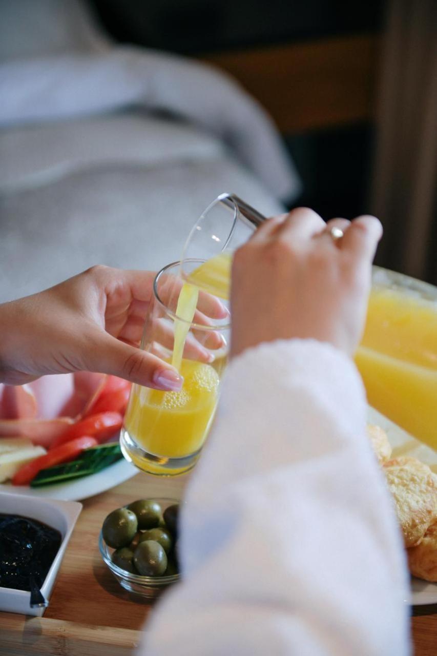קורצ'ה Richmond Hotel מראה חיצוני תמונה