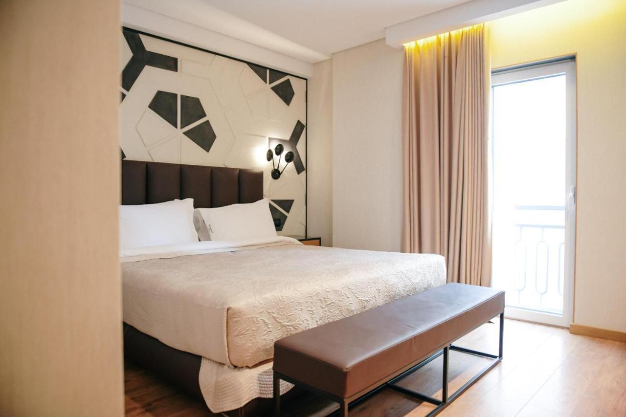 קורצ'ה Richmond Hotel מראה חיצוני תמונה
