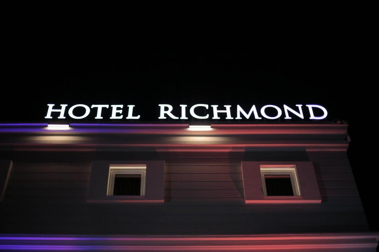 קורצ'ה Richmond Hotel מראה חיצוני תמונה
