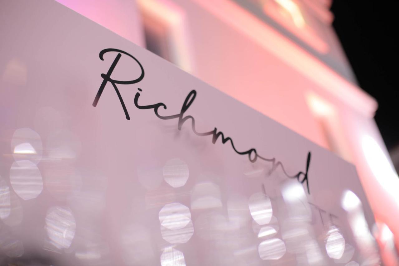קורצ'ה Richmond Hotel מראה חיצוני תמונה